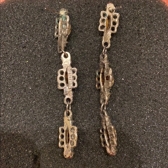 Le Chateau Earrings - Picture 8 of 8